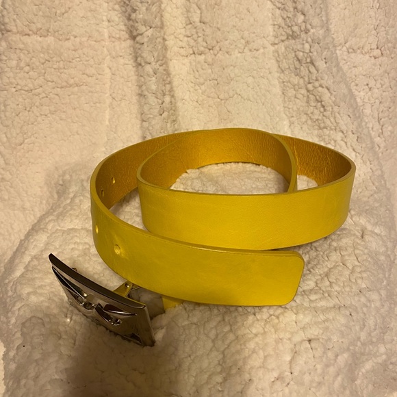 yellow golf belt